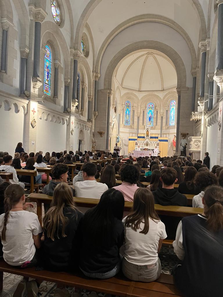 Cérémonie religieuse à l'église de Port Leucate
